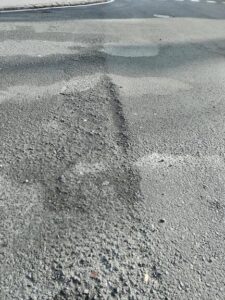 Foto deterioro en calle Arroyo