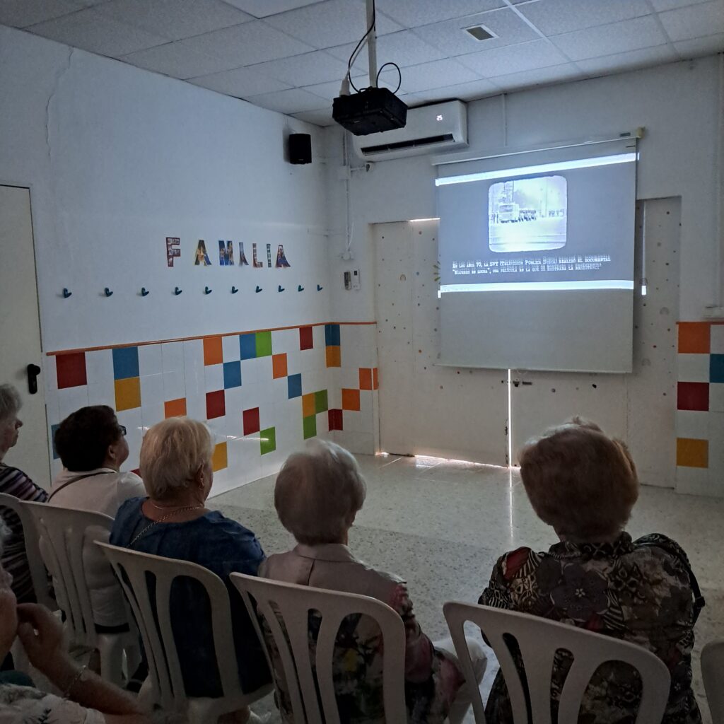 Memoria compartida en la intimidad: así vivimos la segunda sesión de ‘Sombras que iluminan’
