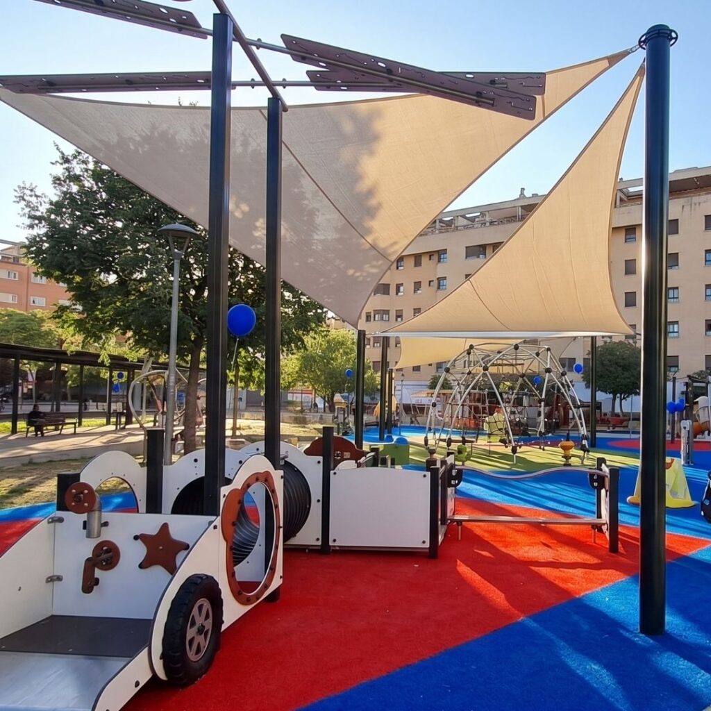 ¿Parques infantiles o plazas horno? El día a día de nuestros niños bajo el sol de Sevilla